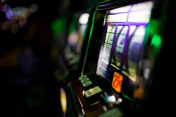 Live roulette table with dealer in NetEnt studio